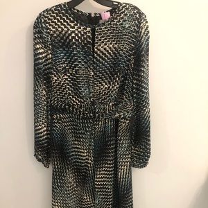 Midi dress with keyhole neckline